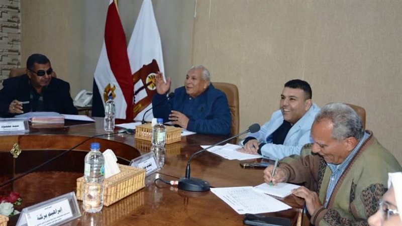 جانب من لقاء محافظ