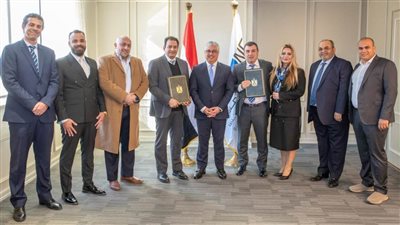 رئيس اقتصادية قناة السويس يشهد توقيع مشروعين جديدين لتصنيع وطباعة المنسوجات بمنطقة السخنة الصناعية