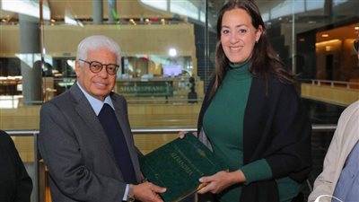 حاكم ولاية بينانج الماليزية في زيارة لمكتبة الإسكندرية