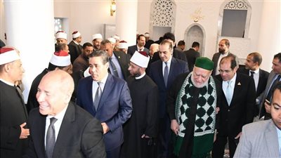 وزير الأوقاف يفتتح مسجد الطاهرة بسراي القبة ويؤكد: الشعب كله خلف الرئيس السيسي 