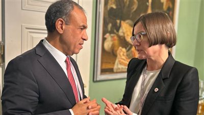 وزير الخارجية والهجرة يلتقي رئيسة اللجنة الدولية للصليب الأحمر