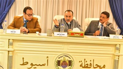 محافظ أسيوط يوجه بسرعة الانتهاء من سلسلة معارض أهلاً رمضان بالمراكز والأحياء