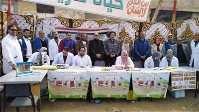  بالصور.. علاج 2948 طائرا وماشية في قرية 