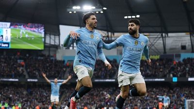 عاجل.. المكنة اشتغلت.. فى 33 دقيقة عمر مرموش يمزق شباك نيوكاسل بهاتريك عالمي