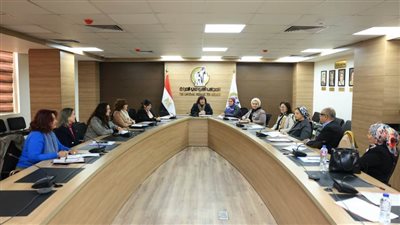 لجنة الثقافة والفنون بـ