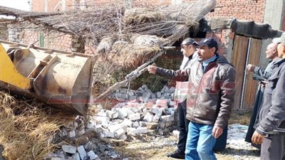 سيدي سالم تزيل التعديات على الأراضي الزراعية