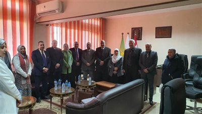 نائب رئيس جامعة بنها للدراسات العليا تستقبل فريق الاعتماد البرامجي لكلية العلوم 