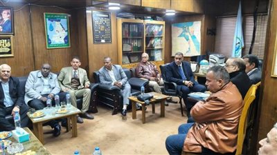 مرسال يجتمع مع رئيس الشركة القابضة لاستصلاح الأراضي لحل مشاكل الشركات 