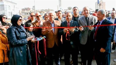 بخصومات 30 %.. محافظ الشرقية يفتتح معرضي 