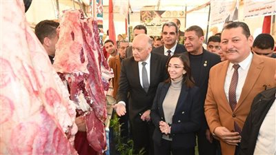 عازر تفتتح معرض 