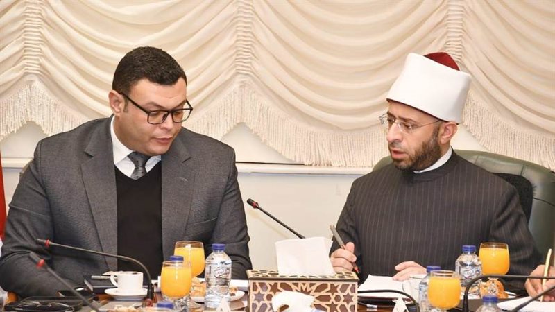 وزير الاوقاف مع وزير