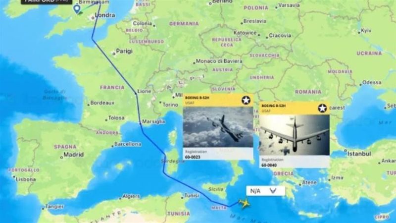 قاذفتان أمريكيتان