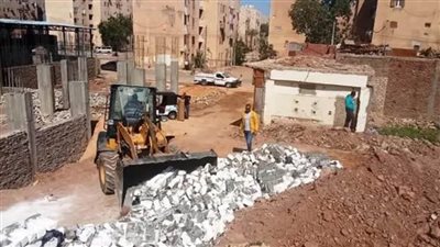 محافظ أسوان يتابع إزالة التعديات ضمن المرحلة الأولى للموجه الـ 25 