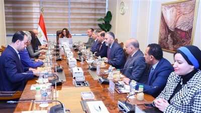 وزيرة التنمية المحلية تبحث مع 