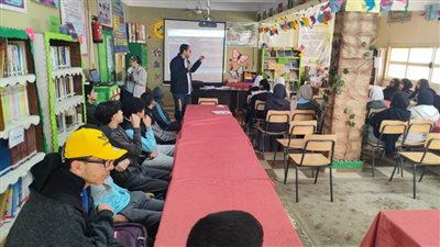 جامعة قناة السويس تناقش تحديات التعليم في عصر الذكاء الاصطناعي لطلاب مدرسة الطائف