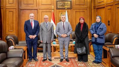 رئيس جامعة السويس يستقبل فريق هيئة ضمان جودة التعليم والاعتماد 