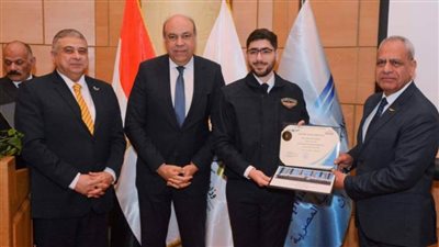 وزير الطيران المدني يشهد احتفالية تخرج الدفعة 86 من طلاب كلية المراقبة الجوية