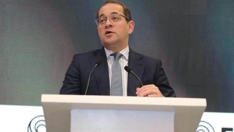 وزير المالية خلال