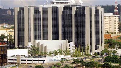 نيجيريا تبقي على معدل الفائدة القياسي ثابتًا مع توقع انخفاض التضخم