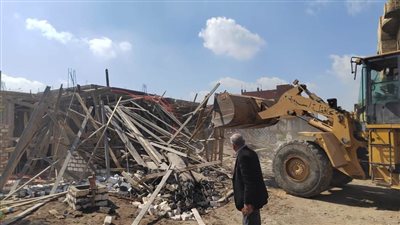 إزالة 43 حالة تعد على أراض  زراعية وأملاك الدولة بمركزي القوصية والبداري