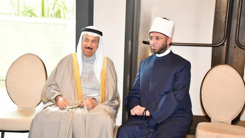 وزير الاوقاف مع رئيس
