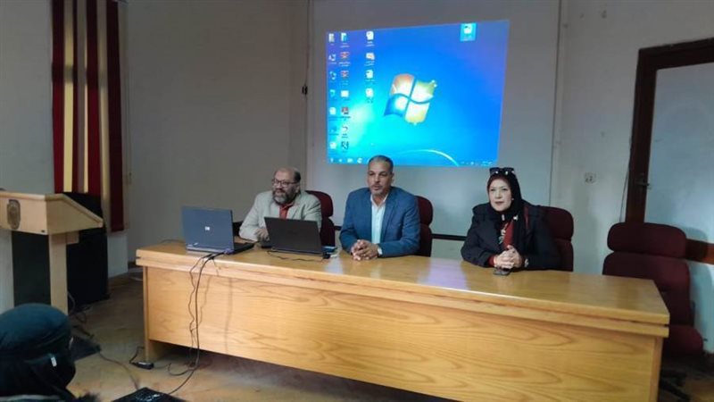 خلال الندوة