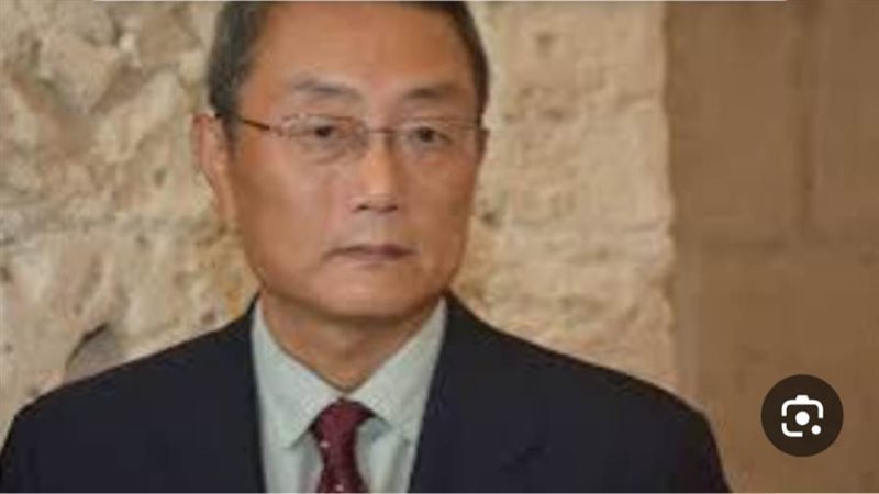 يانغ يي قنصل عام