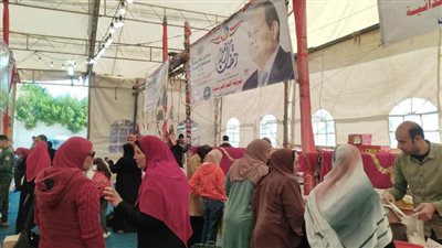 بأسعار مخفضة تصل لـ30%..توافد المواطنين لشراء احتياجاتهم من معارض أهلا رمضان بالبحيرة