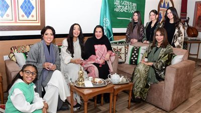 السعوديون في مصر يهدون وطنهم 