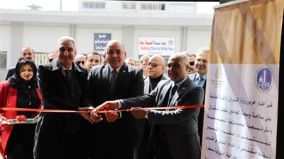 انطلاق أولى القوافل الطبية المجانية لعدة تخصصات للعاملين بالقطاع