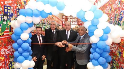 المحاسب عباس صابر والمهندس وائل رزق يفتتحان معرض 