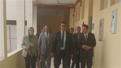 جامعة دمنهور تستقبل وفد اللجنة الثلاثية لمتابعة تجهيزات كلية الفنون التطبيقية