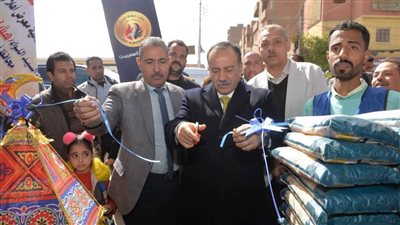 محافظ أسيوط يفتتح معرض 