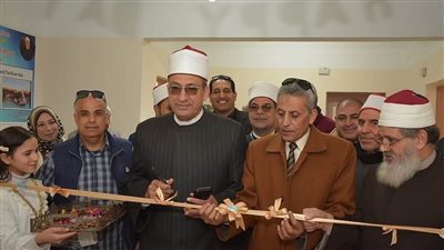 بالصور.. افتتاح معرض نادي اللغة الإنجليزية بالغربية