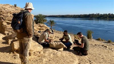 وفد إعلامي ألماني يزور أسوان لإعداد فيلم وثائقي عن فن المحاجر في مصر القديمة بأسوان 