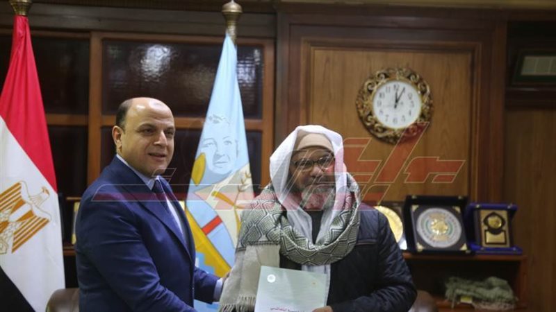 تسليم العقود