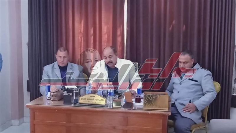 رئيس المدينة ونائبة