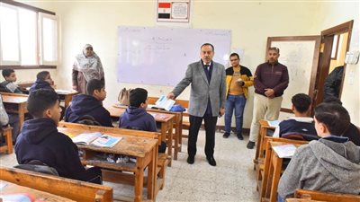 محافظ أسيوط يتفقد مدرسة النيل الإعدادية بنين ويقرر إيقاف 4 قيادات ومعلمين عن العمل وتحويلهم للتحقيق