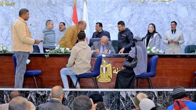 تواصل فعاليات اللقاء الجماهيري الأسبوعي للاستماع لمطالب المواطنين بمحافظة سوهاج