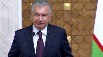 رئيس أوزباكستان يجتمع مع رئيس الوزراء الباكستاني