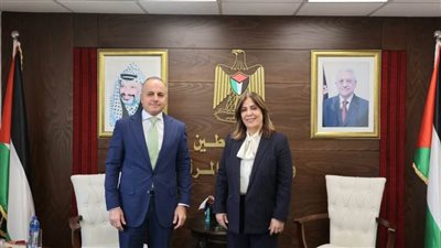 سفير مصر في رام الله يلتقي مع وزيرة شؤون المرأة الفلسطينية