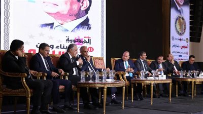 خبراء قطاع البترول والثروة المعدنية يستعرضون إنجازات القطاع خلال جلسة طاقة المستقبل