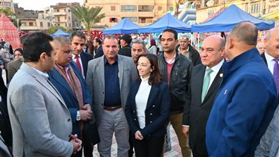 شاهد.. محافظ البحيرة تفتتح أول خيمة رمضانية بدمنهور العاصمة