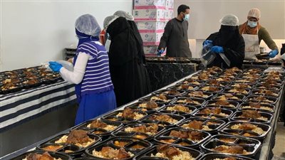 القومي للمرأة يوزع 300 وجبة إفطار يوميًا للأسر الأكثر احتياجًا بسوهاج