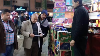 حي شرق أسيوط يشن حملة مكبرة لرفع الإشغالات وتعديات الباعة الجائلين بشارع الجمهورية 