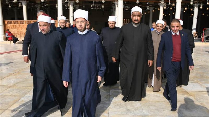 وزير الاوقاف في مسجد