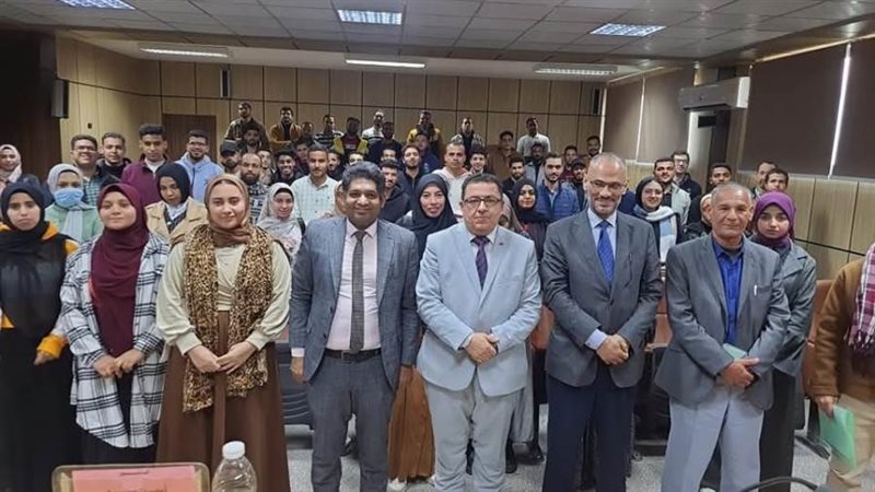 جانب من الدورة