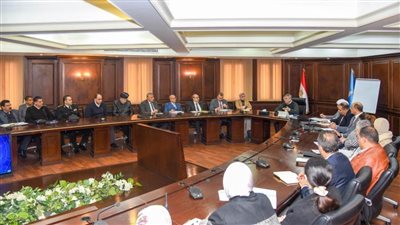 محافظ الإسكندرية يترأس اجتماعًا تنسيقيًا لوضع خطة ومناقشة استعدادات موسم صيف 2025