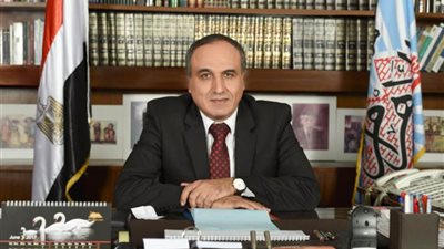 عوض يستقبل سلامة لحل المشكلات التأمينية للصحفيين في الصحف المتوقفة