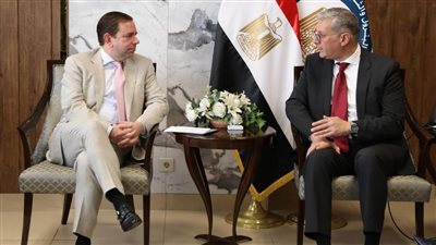 وزير البترول والثروة المعدنية يلتقي رئيس شركة شل العالمية 